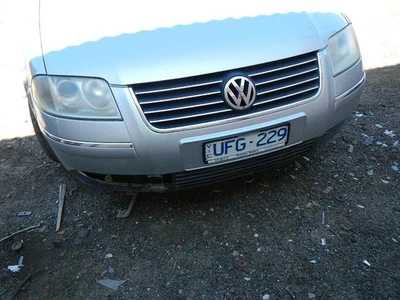 VOLKSWAGEN PASSAT RIGHT HEADLAMP 3B/GP, STANDARD TYPE, 02/2001-11/2005 - image 1 of 4