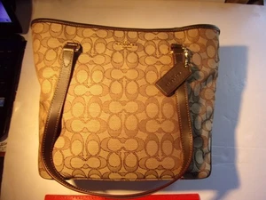 Coach Damen-Einkaufstasche – neu mit Etikett – 12 $ S/H - Bild 1 von 5