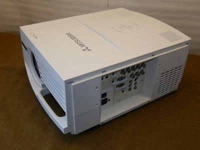 Mitsubishi XL6600U Commercial Projector 6000 Lumens - Image 1 of 4