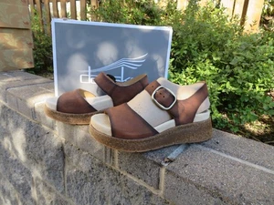 Neu mit Etikett braune Dansko Bianca Damen-Wildledersandalen brüniert, 10,5/11 41 - Bild 1 von 3