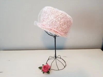 Sombrero vintage rosa pálido tejido años 60 con velo de red a juego de Toni Leslie Foto 1 de 4