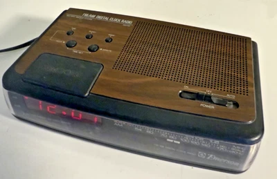 Radio reloj despertador digital vintage Emerson FM/AM AK2720 madera grano superior PROBADO GRT Foto 1 de 4