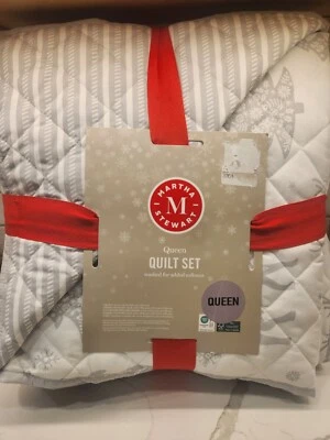 Juego de edredón de 3 piezas Martha Stewart tamaño queen vacaciones gris blanco ciervo y árboles Foto 1 de 4