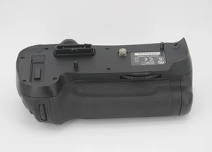 Genuine Nikon MB-D12 multi-Power Battery Pack Battery Grip for D800/D800E/D810 - Picture 1 of 18