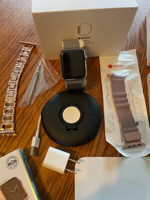 PAQUETE de Apple Watch, estuche SS 42 mm SS bucle milanés MJ3Y2LL/A solo usado una vez. Foto 1 de 4