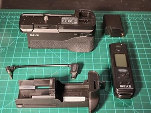 Meike MK-A6300 PRO Grip For Sony A6400 A6300 *EX - Picture 1 of 8