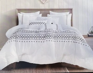 Brand New Queen Size 3PCS bedding Bedspread/Quilt set Black And Silver - Picture 1 of 5
