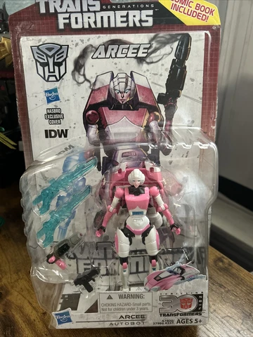 Transformers Generations 30th Anniversary Thrilling 30 Deluxe Arcee New Cover