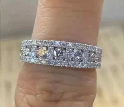 Alianza de boda de eternidad de corte redondo de 3 quilates con diamantes creados en laboratorio de oro blanco de 14 k Foto 1 de 4