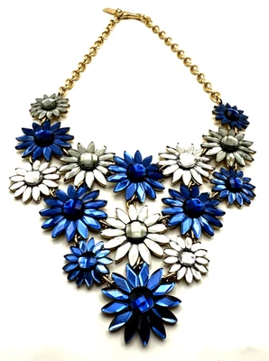 Precioso collar con babero de vidrio azul y plateado Coach flor margarita $348 Foto 1 de 4