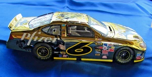 NASCAR Mark Martin #6 Justice League Batman Gold 2004 Diecast 1:24 Car DC Comics - Picture 1 of 22