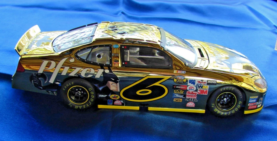 NASCAR Mark Martin #6 Justice League Batman Gold 2004 Diecast 1:24 Car DC Comics - Image 1 of 4