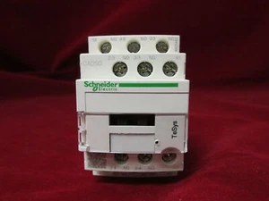 Schneider CAD50F7 TeSys D Control Relay 5NO 110V AC 50/60Hz - Picture 1 of 3