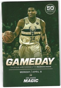 2017 / 2018 Milwaukee Bucks vs Orlando Program - Giannis Antetokounmpo on Cover - Picture 1 of 1