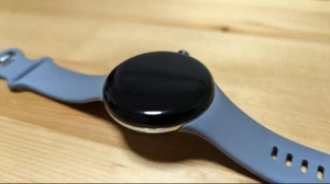 Google Pixel Watch GPS LTE, 41 mm, Telus, bon état. Couleur de bracelet au choix - Photo 1 sur 5