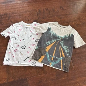 Tommy Bahama Boys XS 4 Short sleeve Graphic Tee Lot of 2  - Picture 1 of 8