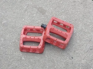 Retro Used Odyssey BMX Pedals Red Composite 9/16 3 Piece Crank - Picture 1 of 10