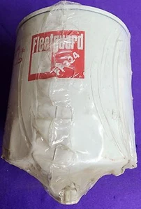 AUTO0078 - Fleetguard FF224 Fuel Filter - New Old Stock - Picture 1 of 3