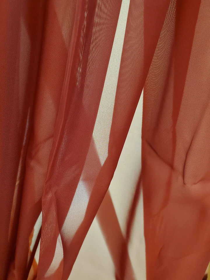 Elegantes pares de paneles de gasa transparente de 120” de ancho por 63, 84”, 95”, 108”, 120” L Foto 1 de 2