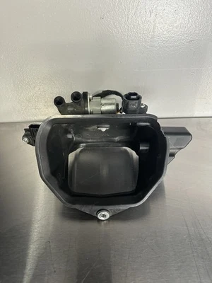 Yamaha Yzf R1 2020 - 2025 Center Ram Air Duct Intake Scoop S9 - Image 1 of 3