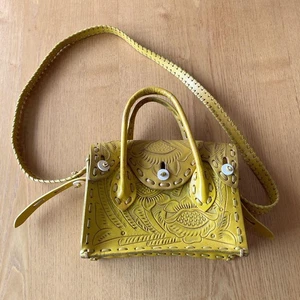 Today’s Limited Edition Grace Continental Carving Bag SS with Storage, Small, Sh - Picture 1 of 12
