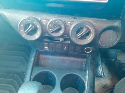 TOYOTA HILUX HEATER/AC CONTROLS NON CLIMATE CONTROL TYPE, 09/15- 15 16 17 18 19  - image 1 of 4