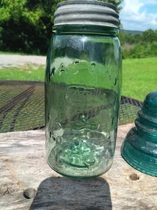 Tarro de albañil de vidrio verde de 1858 con patente de albañil - Imagen 1 de 15