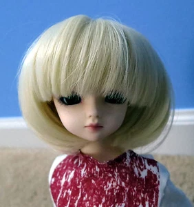 Peluca de muñeca corta estilo bobby - rubia BJD 7-8"" 8-9"" y 9-10"" talla - Imagen 1 de 1