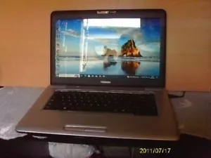 Toshiba Satellite L450D-119. SSD Windows 10 Pro 120 GB. 4 GB di RAM, (rif. E2323.) - Foto 1 di 8