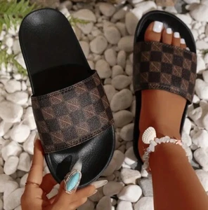Trendy Women’s Designer-inspired Platform Slide Sandals - Beige & Brown - Picture 1 of 5