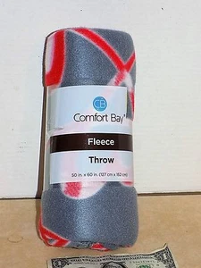Comfort Bay Fleece Überwurf 50" x 60" GRAU/HERZ - Bild 1 von 3