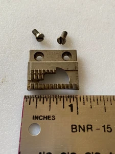 Singer 15-90 Sewing Machine Part (1948) - 125261 Feed Dog - Picture 1 of 2