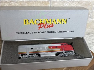 Bachmann Plus - 11223 HO Santa Fe War Bonnet F7A Diesellok #306L - Bild 1 von 12