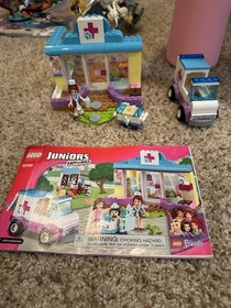 LEGO Juniors: Mia's Vet Clinic (10728)