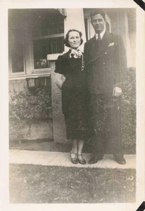 Vintage Foto schöne Frau hübscher Mann Paar Liebe Familie Zuneigung - Bild 1 von 2