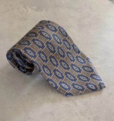 Corbata Clásica Geoffrey Beene Nueva York 100% Seda Hecha en EE. UU. - Dorado Beige Azul Marino Foto 1 de 4