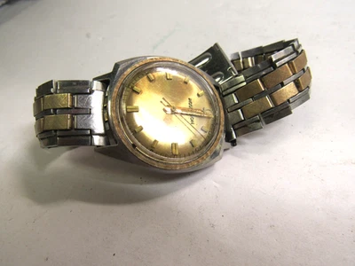 VINTAGE MANS BULOVA ACCUTRON  ROUD FACE WRISTWATCH K 32641 M-6 MODEL - Image 1 of 4