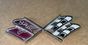 Corvette Fuel Door Cross Flags Emblem broken stud 69 70 71 72 73 GM OEM - Bild 1 von 8