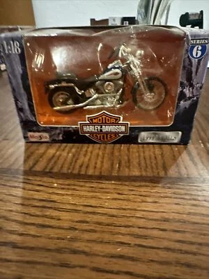 Harley-Davidson Springer Softail 1999 Maisto 1:18 FXSTS motocicleta serie 6 Foto 1 de 4