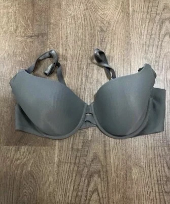 Sujetador camiseta suavizante verde oliva Warners súper suave con aros talla 38B  Foto 1 de 4