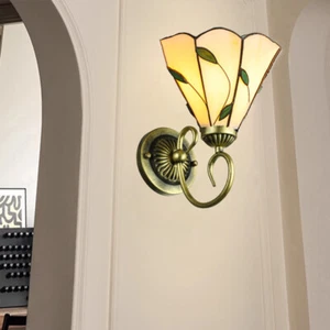 Retro Brass Wall Mount Light Single Bulb Tiffany Glass Shade Wall Sconce Fixture - Picture 1 of 7