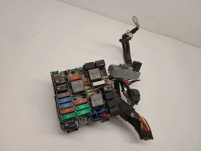 Dodge Dart 2013 13 caja de fusibles compartimento del motor 68171617AE Foto 1 de 4