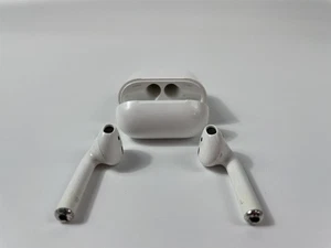 Apple AirPods 2nd generation with Case Bluetooth A2032 A2031 A1602 White Broken - Picture 1 of 9