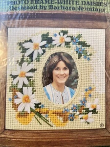 Needle Pointer’s Needlepoint Kit Photo Frame White Daisies 1977 Sealed - Picture 1 of 3