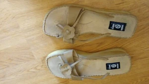 L.E.I. women's pre-owned casual slip-on sandals size 9 tan - Picture 1 of 7