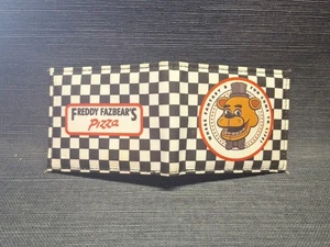 2016 Five Nights At Freddy's FNAF Trifold Wallet Freddy Fazbear's Pizza. New - Picture 1 of 3