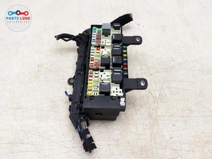 2017-20 JAGUAR F-PACE REAR RIGHT FUSEBOX QUARTER FUSE BOX POWER RELAY 3.0L X761 - Picture 1 of 6