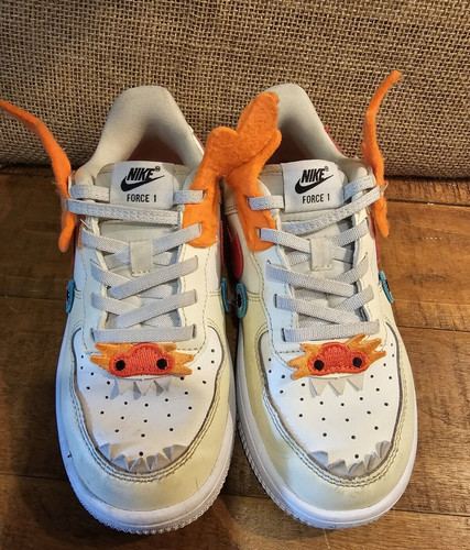 NIKE Kids' Force 1 Low LV8 Easy On "Anno del Drago" 1 5 Y Bianco