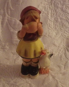 Kunststoff Hummel Vintage Mädchen hält Schüssel & Ente Weihnachtsschmuck 4" hoch - Bild 1 von 3