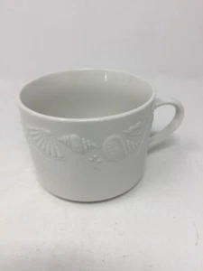 Taza de café blanca de gres Lynns taza de té conchas oceánicas patrón de vida marina - Imagen 1 de 6